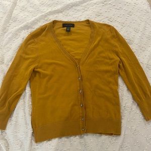 Cable & Gauge mustard yellow knit sweater with clear bead buttons size small.